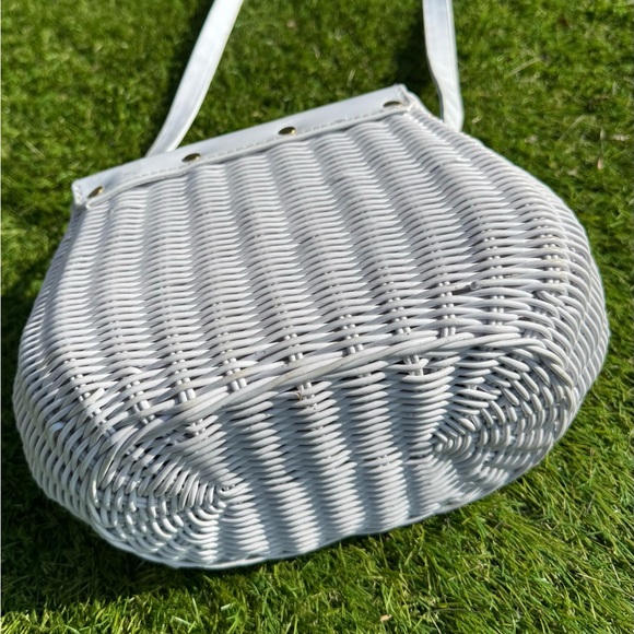 Vintage 1960s White Wicker Purse• Shoulder Strap • Mid-Century Handbag - Picture 7 of 16